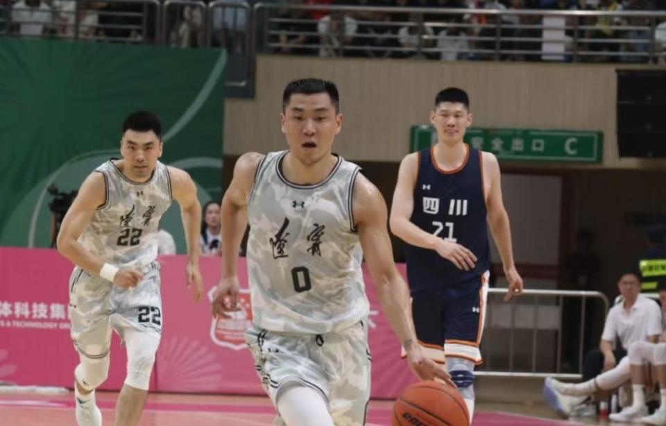 开云体育下载-江苏队艰苦卫冕，击败深圳男篮跻身前列