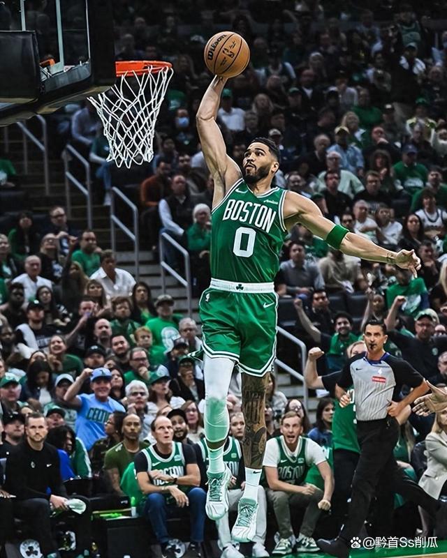 开云体育入口-包含凯尔特人B队强势日本男篮，塔图姆爆发神勇的词条
