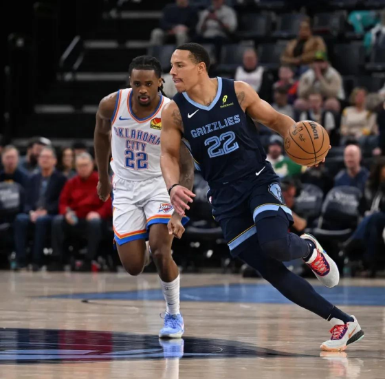 开云体育-灰熊横扫尼克斯,兰德尔生涯新高,季后赛遥不可及