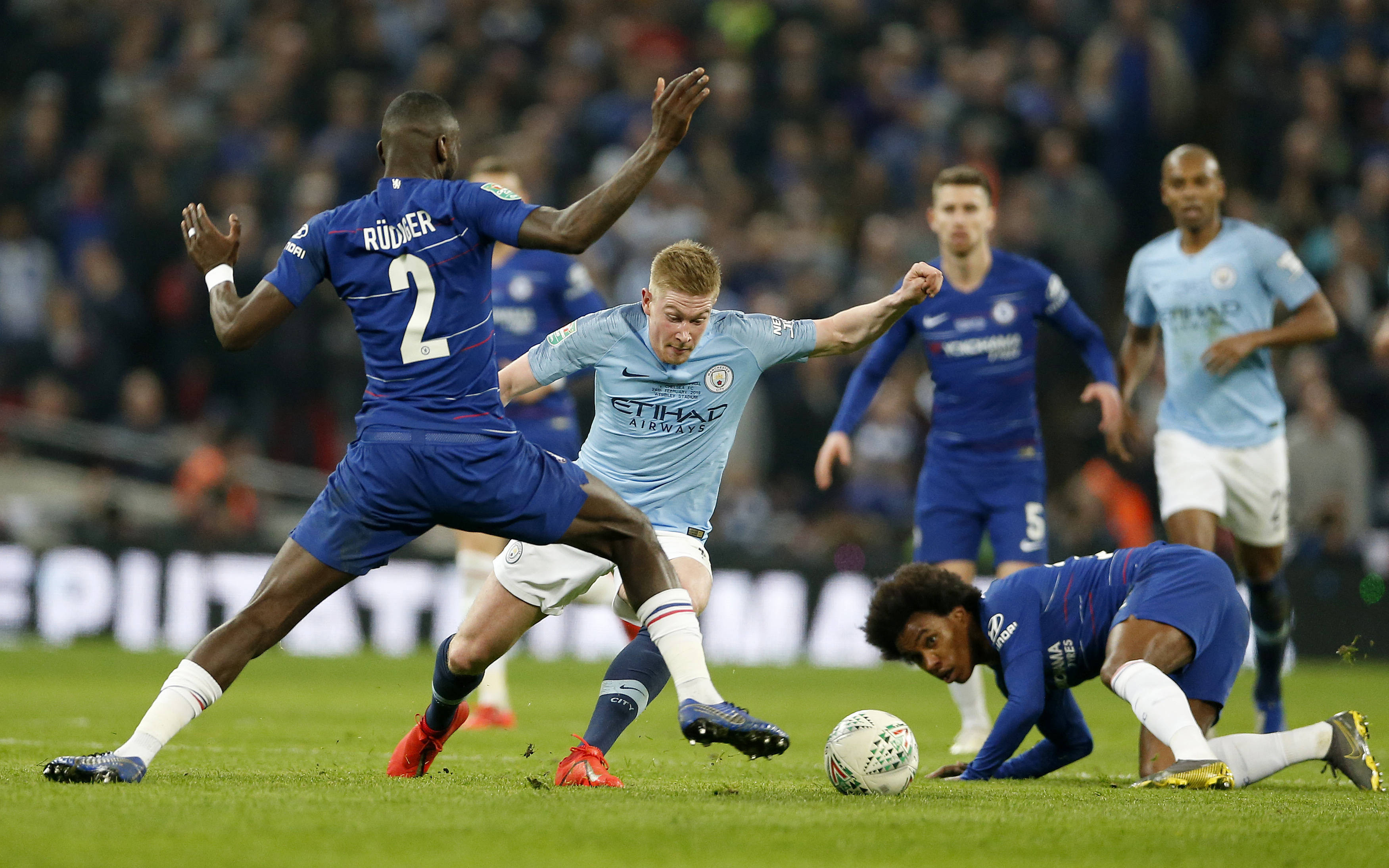 关于冷门频出！英超战况跌宕起伏的信息