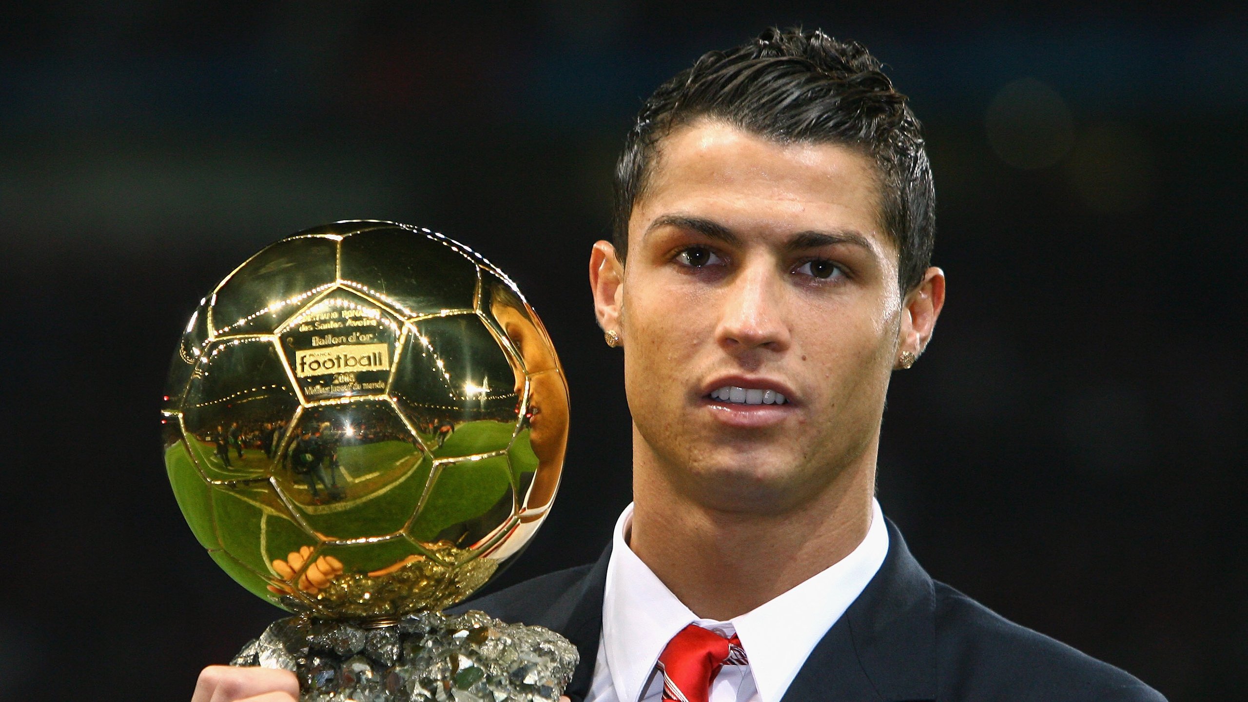 开云下载-当奥运周期遇上大场面先生，莱万的关键战之夜