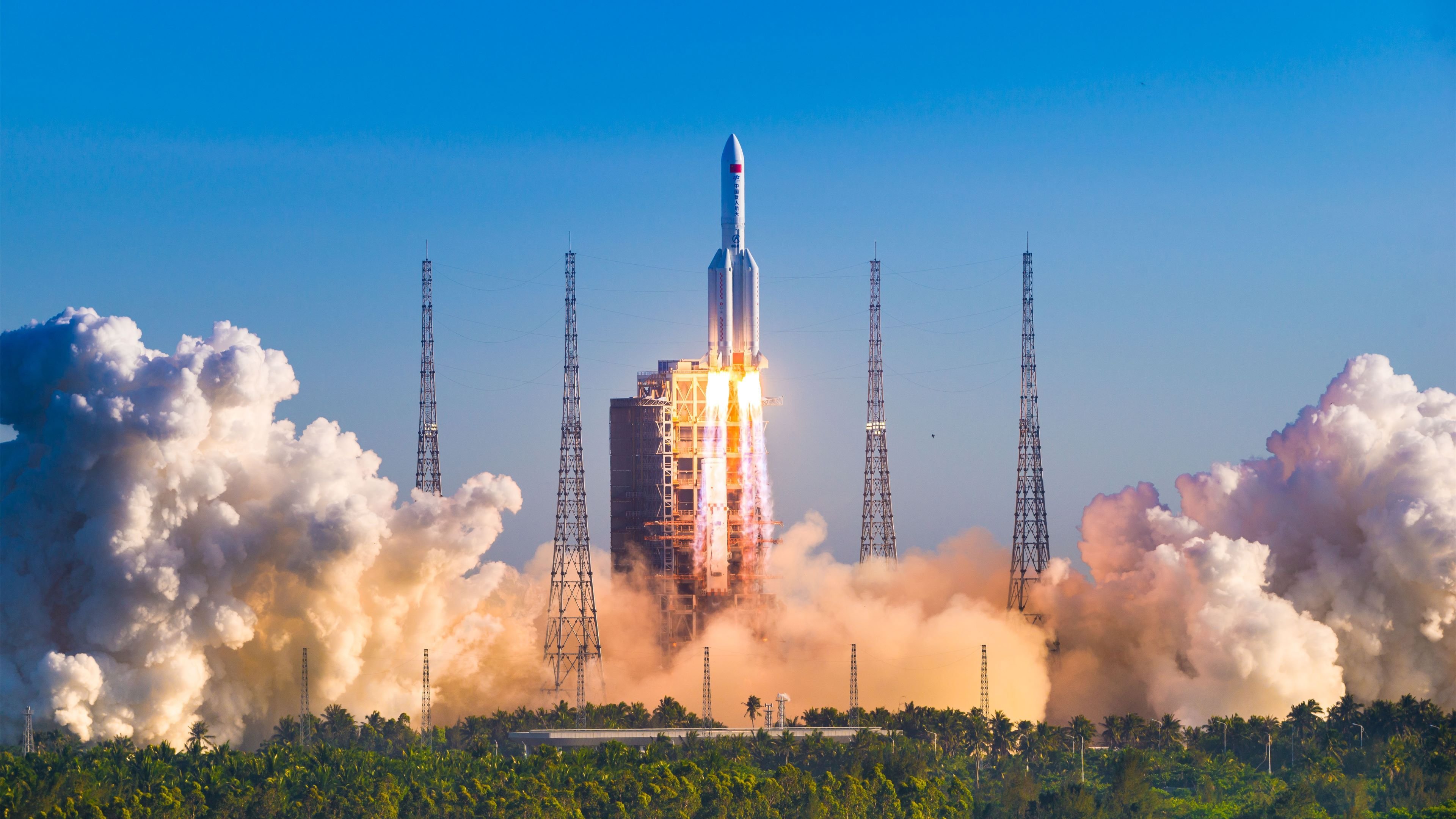 油门与地板间，马克西的F1狂飙与雷霆的胜利轰鸣