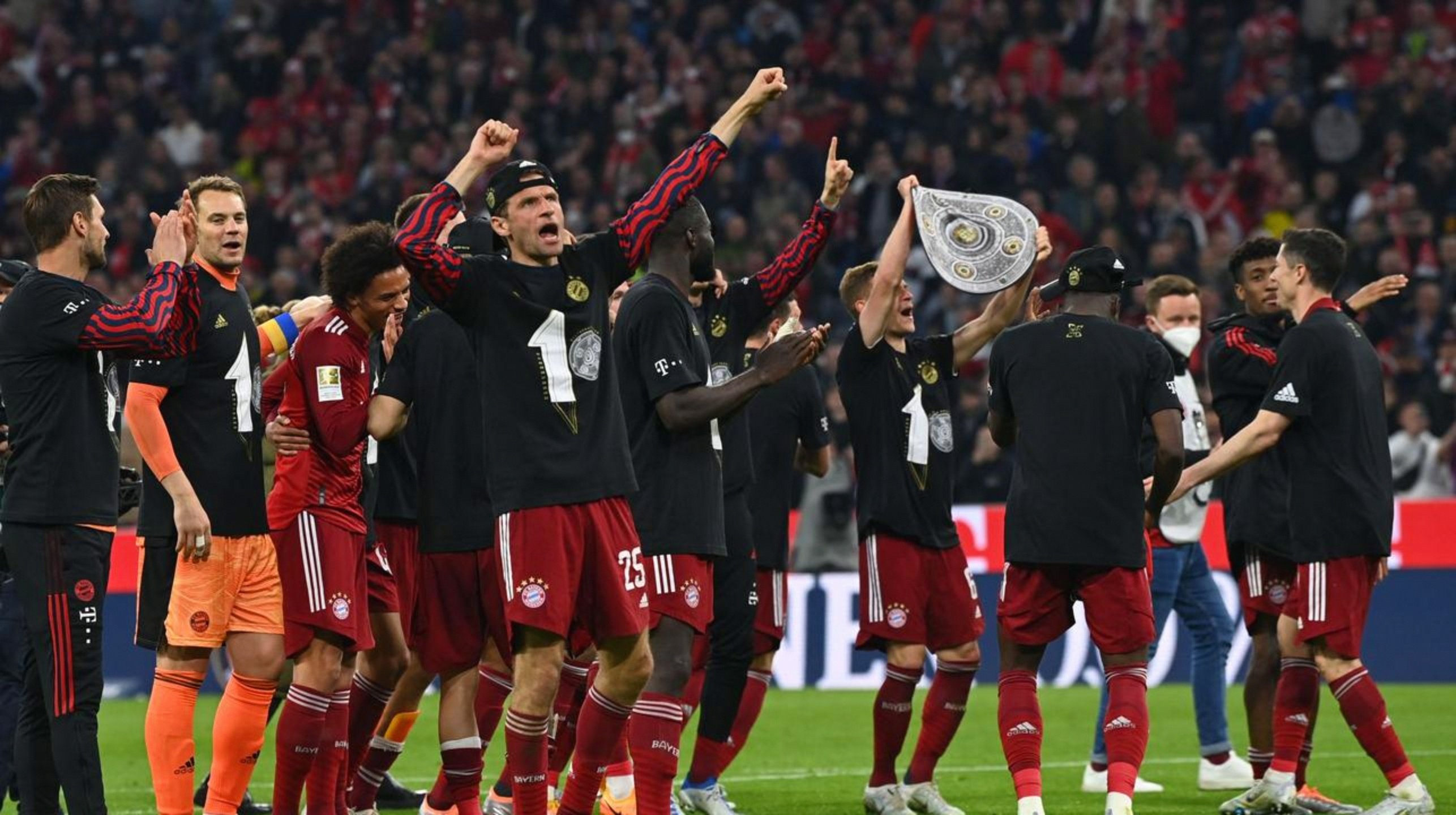 多特蒙德对阵丹麦,克瓦拉茨赫利亚统治全场 多特蒙德对阵丹麦,克瓦拉茨赫利亚统治全场