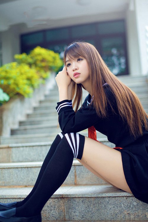 风暴眼，荷兰足球的橙色逆袭与克瓦拉茨赫利亚的致命魔术